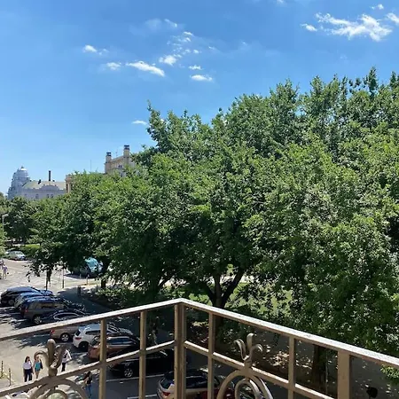 Апартаменти 111m2 Next To Blue Church Братислава